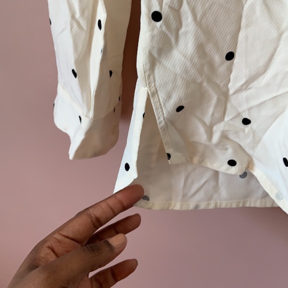 LONG ‘OLD NAVY’ SLEEVE POLKA-DOT BUTTON DOWN! - Picture 3 of 7